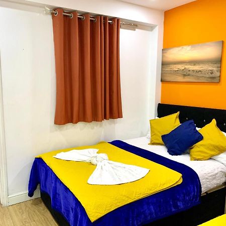 London 2 Bedroom Apartment, Kitchen, Reception And Private Garden Londres Exterior foto