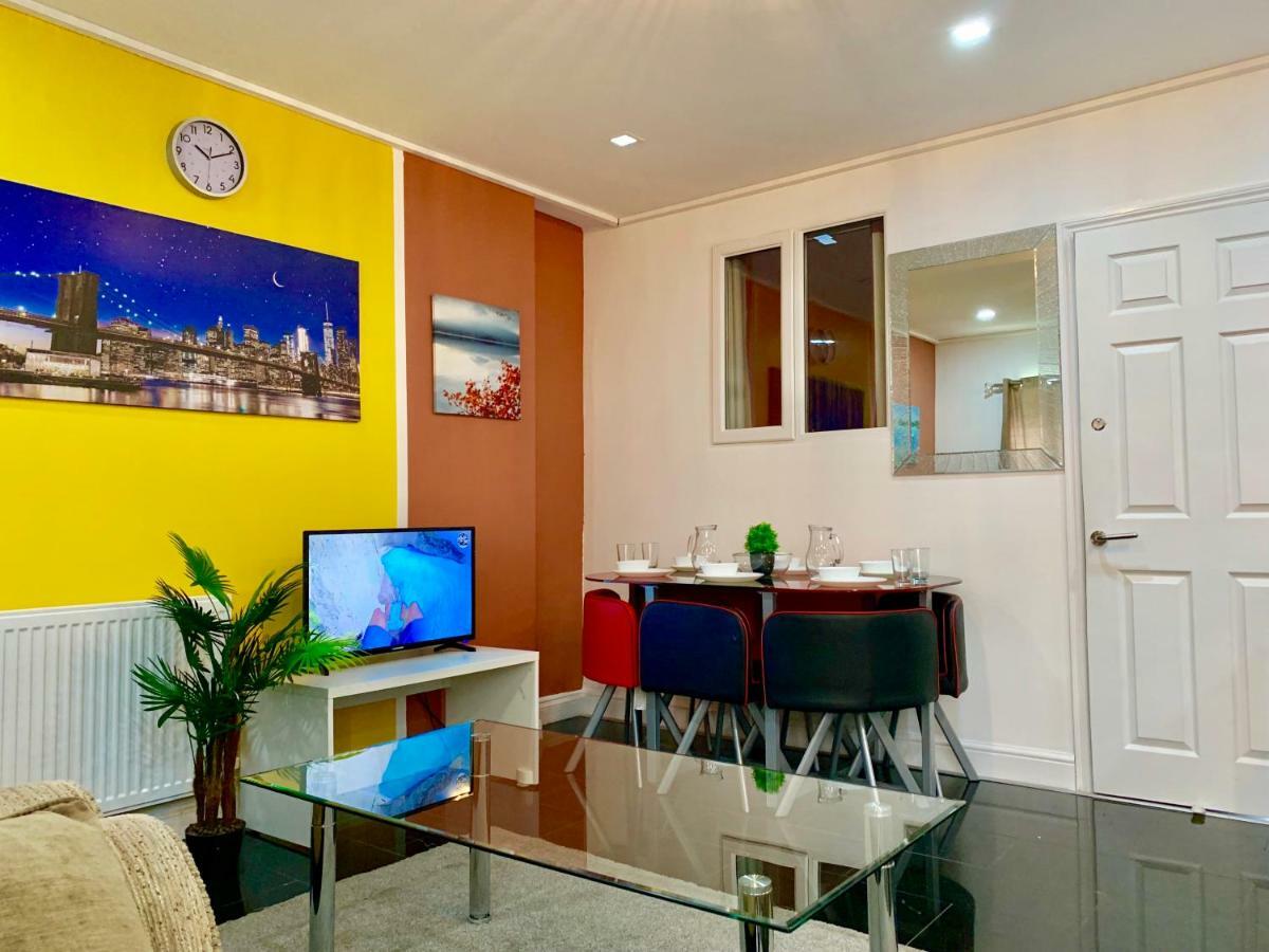 London 2 Bedroom Apartment, Kitchen, Reception And Private Garden Londres Exterior foto